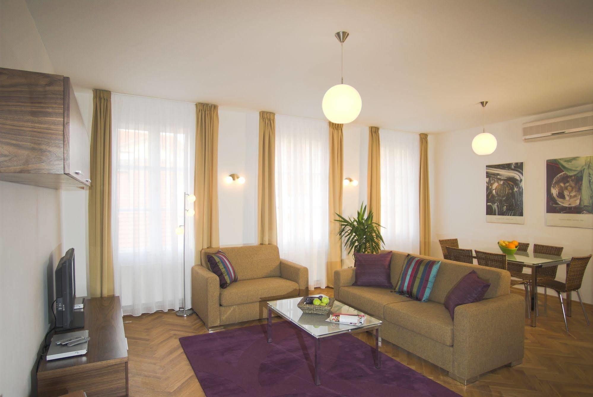 Residence Karlova Praag Buitenkant foto