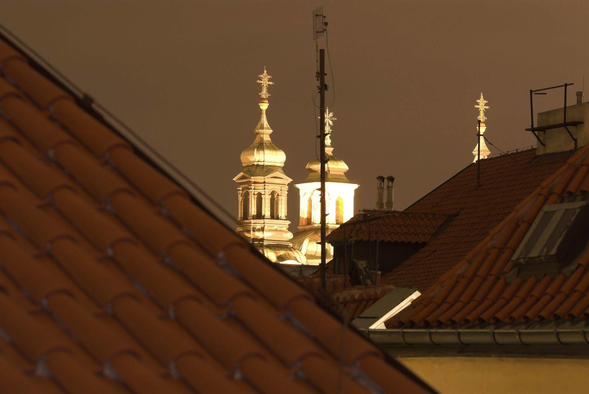 Residence Karlova Praag Buitenkant foto