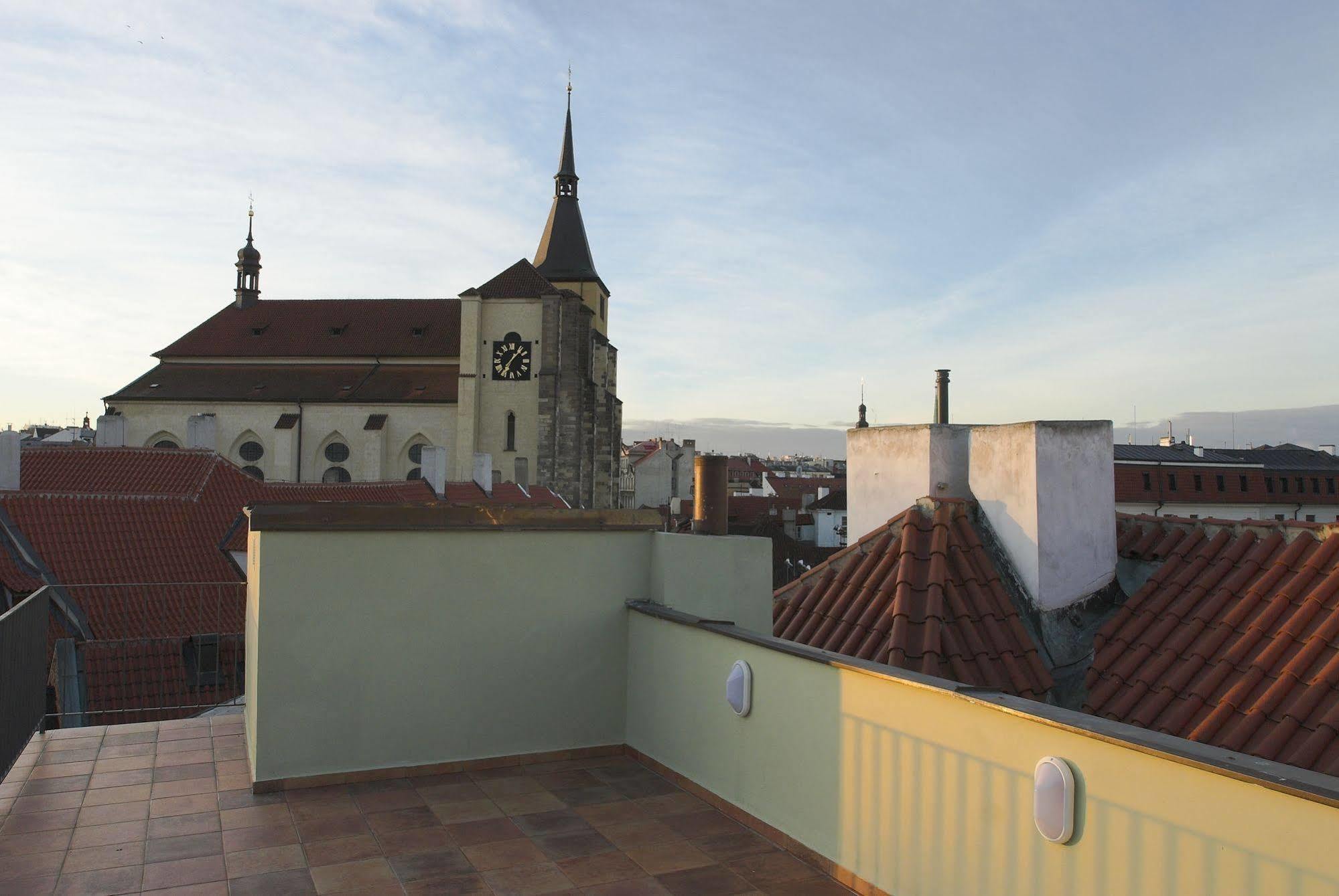 Residence Karlova Praag Buitenkant foto