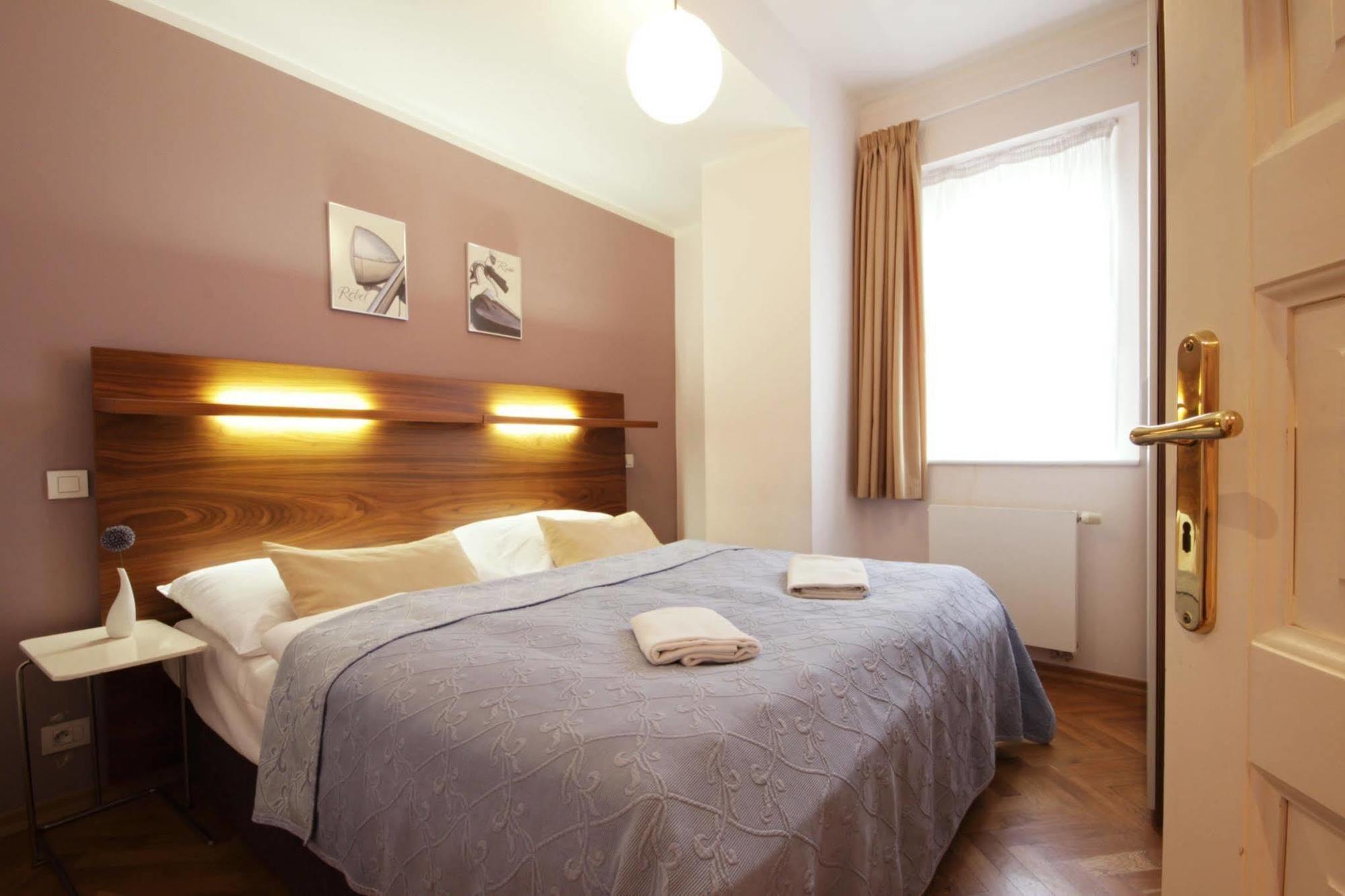 Residence Karlova Praag Buitenkant foto